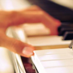 黄色大奶妈操逼视频
